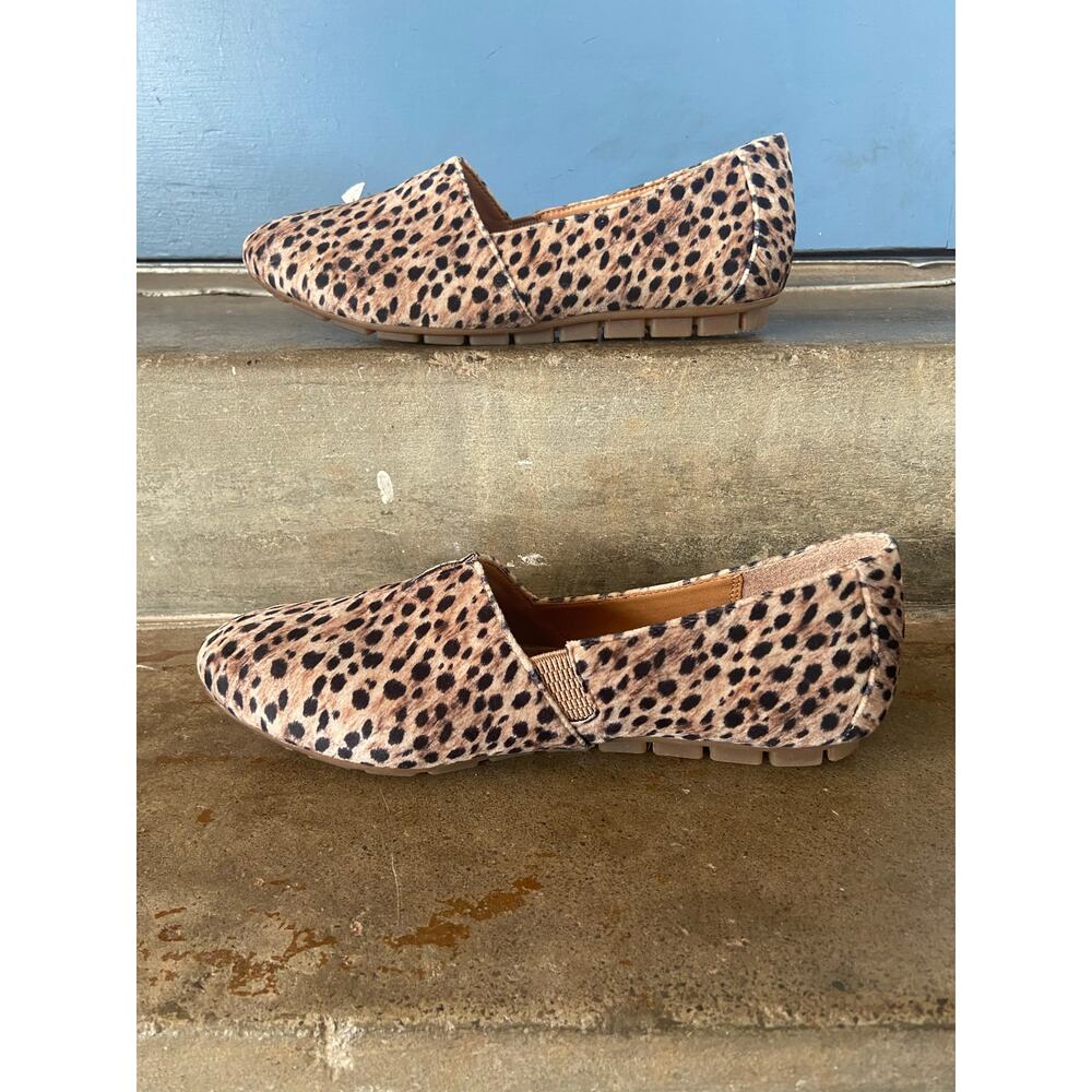 Born Serra leopard printed velvet slip on flat shoe - Picture 3 of 10